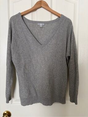 GAP Cashmere Gray V-Neck Women's Sweater